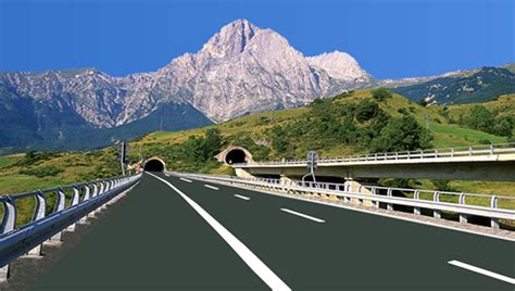 Il Traforo del Gran Sasso .